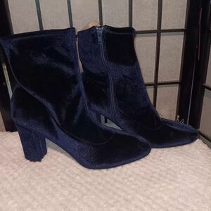 Madden Girl Navy Velvet Ankle Boots Size 10
